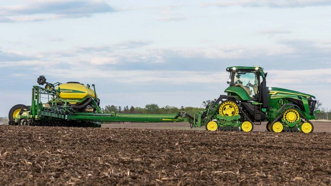 TAKING A CLOSER LOOK AT THE NEW JOHN DEERE 8RX FOUR-TRACK TRACTORS